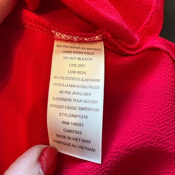 Women’s Red Top - Picture 8 of 9